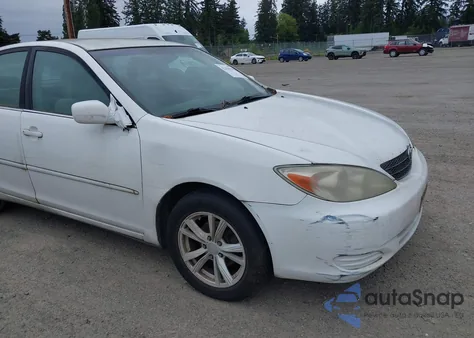 2002 Toyota Camry Le/Xle/Se z USA, uszkodzony, nr VIN 4T1BE32K02U067036